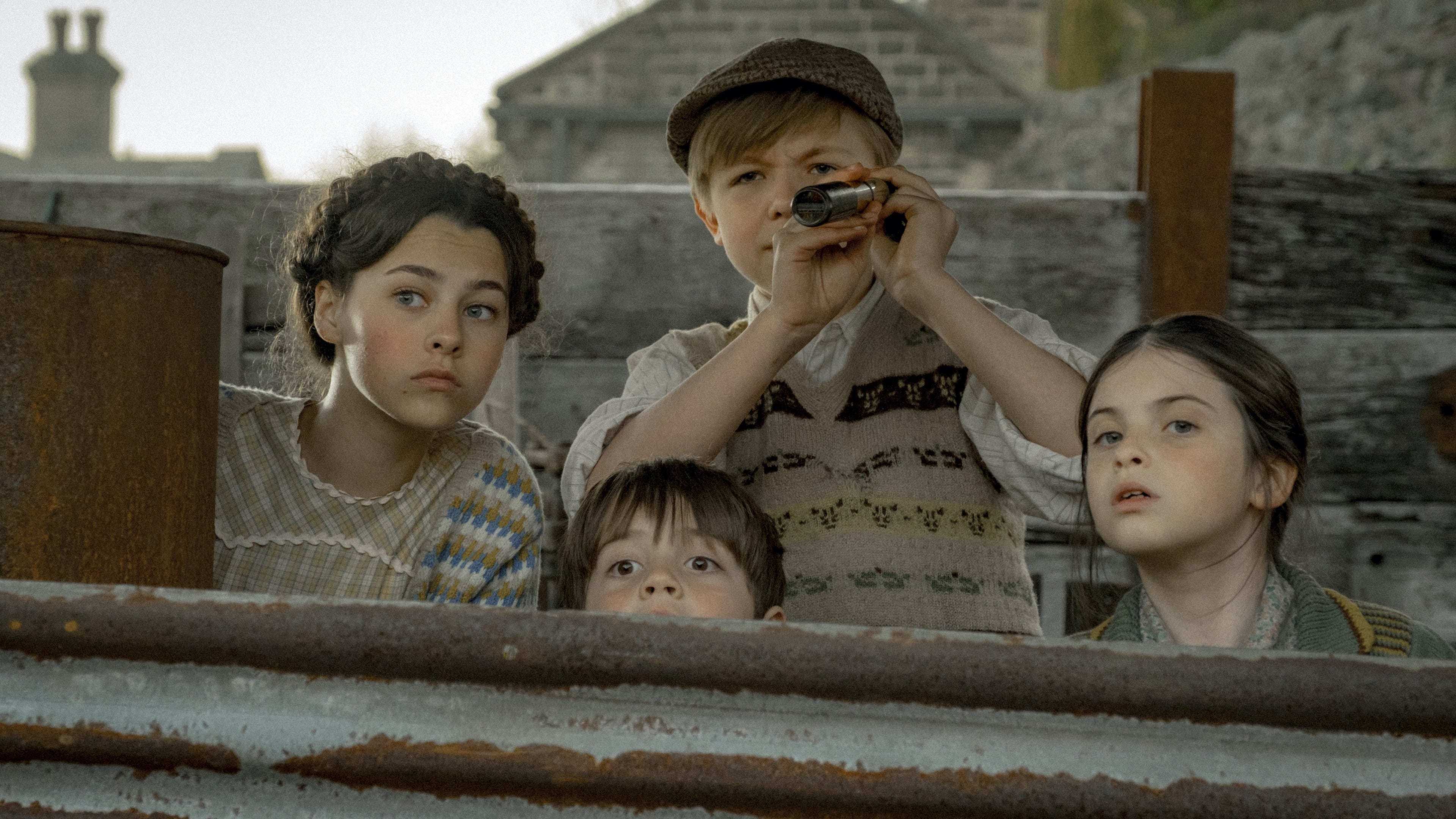 فیلم بازگشت بچه‌های راه آهن The Railway Children Return 2022