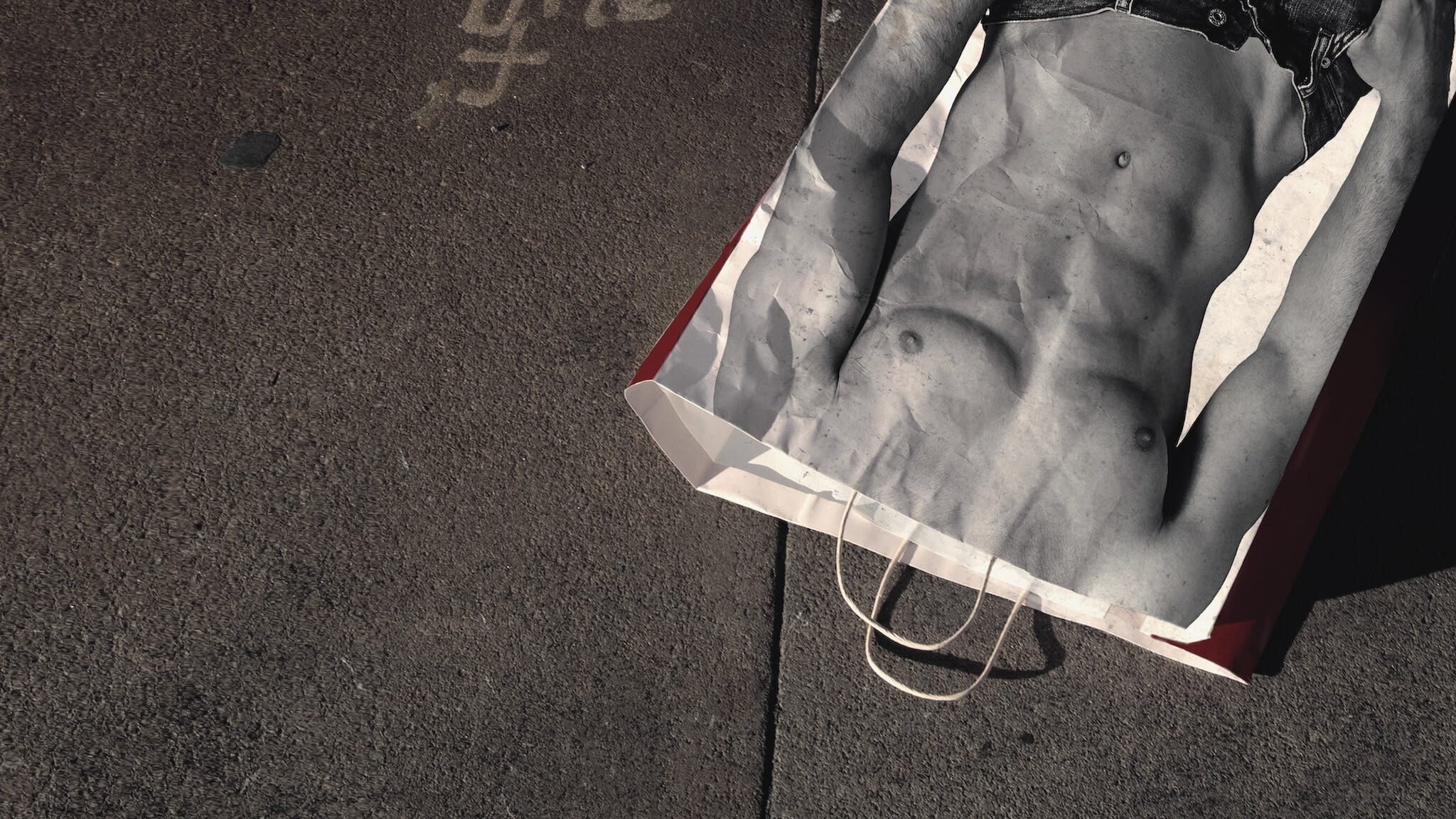 دانلود فیلم White Hot: The Rise & Fall of Abercrombie & Fitch 2022
